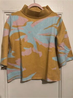 FATE Mustard Patterned Mock Neck Sweater - Women. 3/4 sleeves. Size Small.